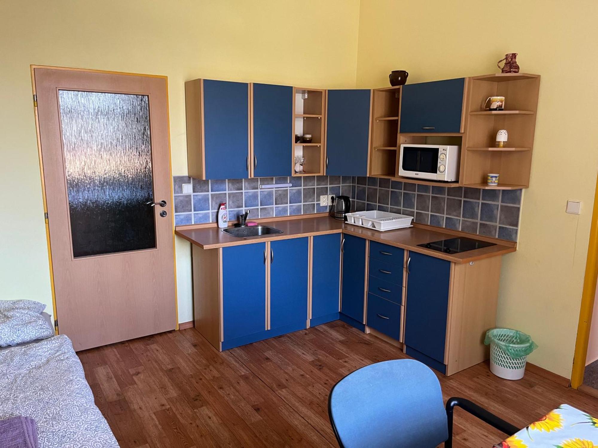 Apartmanovy Dum Obecna Skola Svetlik Exterior photo